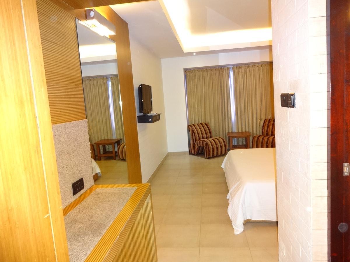 The Castello Residency Hotel Kojambuttúr Kültér fotó